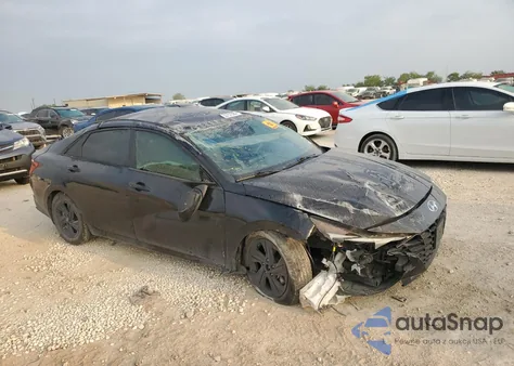 2023 Hyundai Elantra Sel z USA, uszkodzony, nr VIN 5NPLM4AG4PH086950